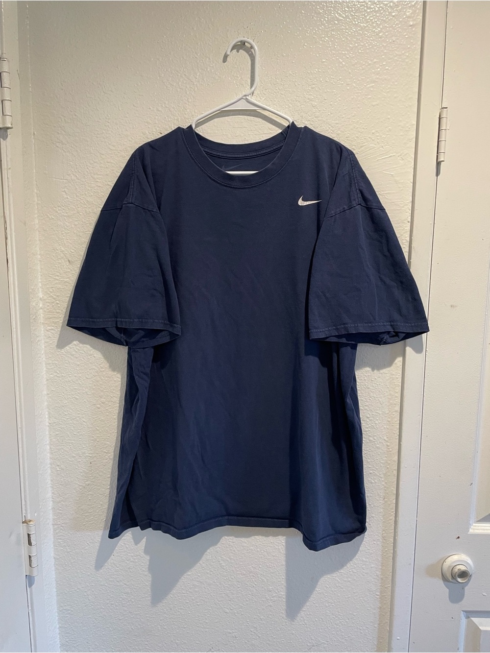 Nike Men's Navy Blue Small Swoosh Logo Crew Neck Short Sleeve T-Shirt Size 2XL